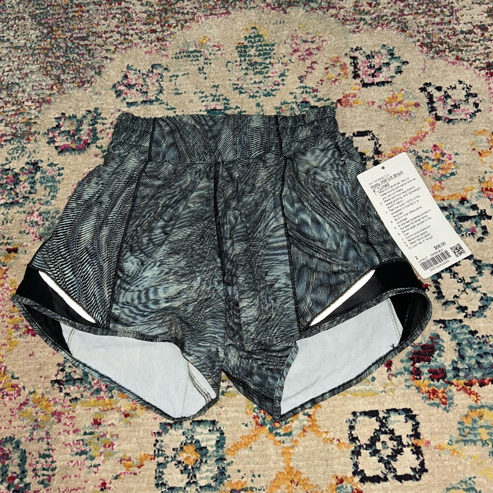 Lulu hotty hots size 2 4”